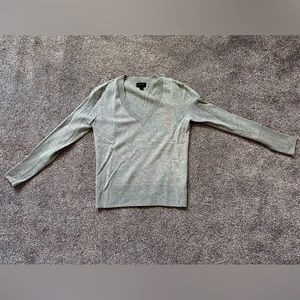 ALMOST NEW: J. Crew, XS, Gray, 100% cashmere, v-neck, cropped sweater, worn 1x